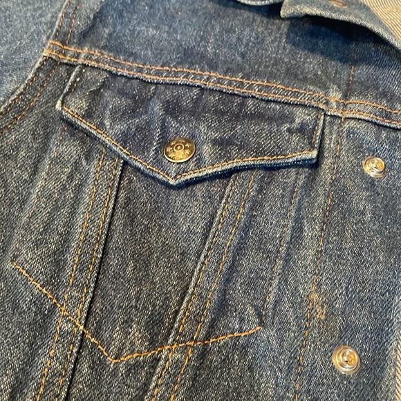 Vintage Crop Denim Jacket - Picture 3 of 4